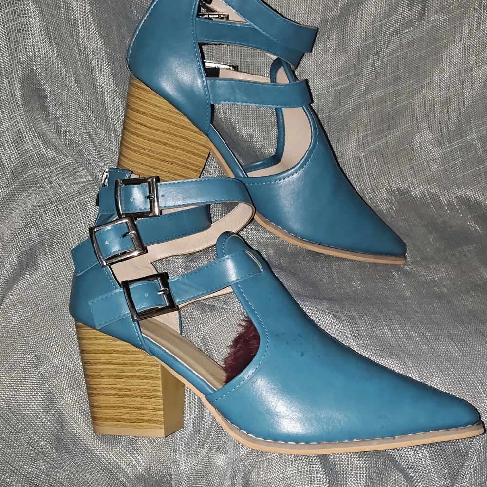 Tourquoise Vegan Leather X strap chunky heeled western style booties